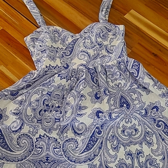 Zara Dresses & Skirts - White & Blue Hankerchief BabyDoll Zara Dress in Women's Small.